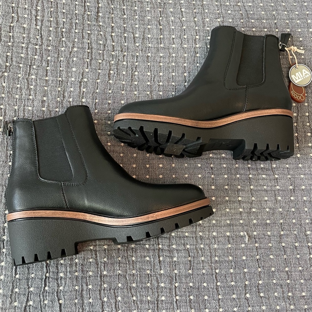 MIA SEFI Boot Black 7.5 NIB